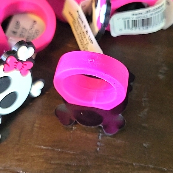 Pink Skull Rings - Picture 4 of 5